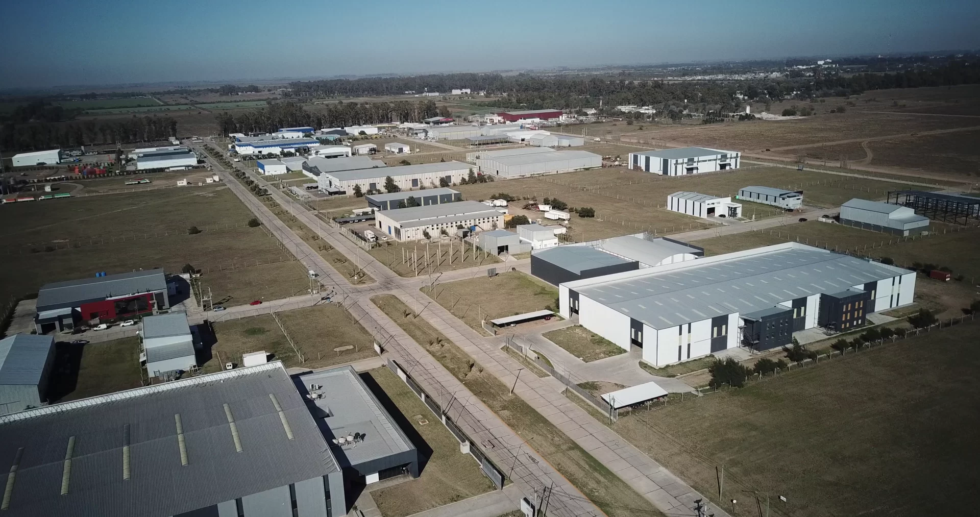 Dos nuevas empresas invierten en el Parque Industrial de Villa María para expandirse