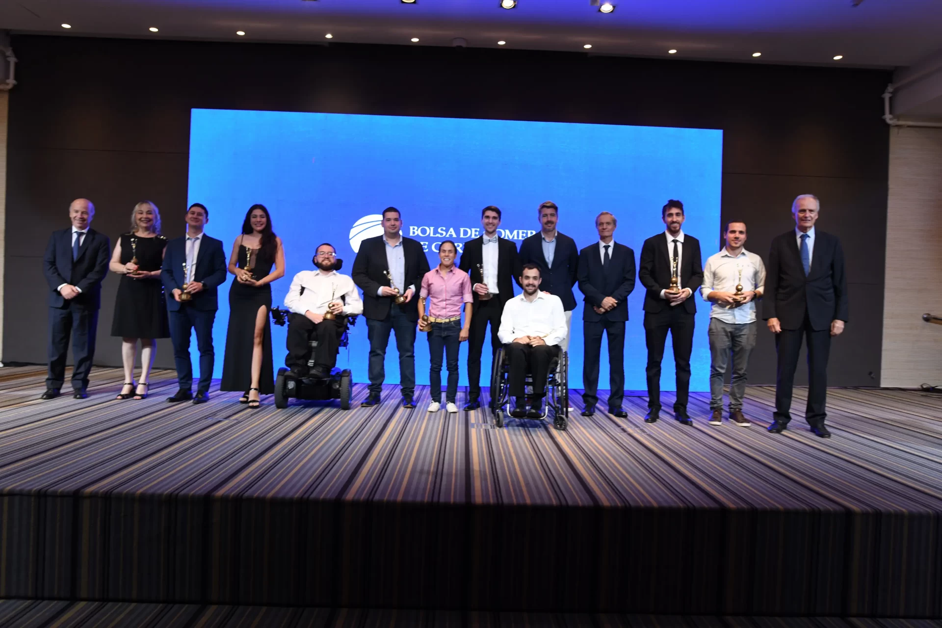 jovenes-sobresalientes Estos son los 10 jóvenes sobresalientes premiados por la Bolsa de Comercio de Córdoba.