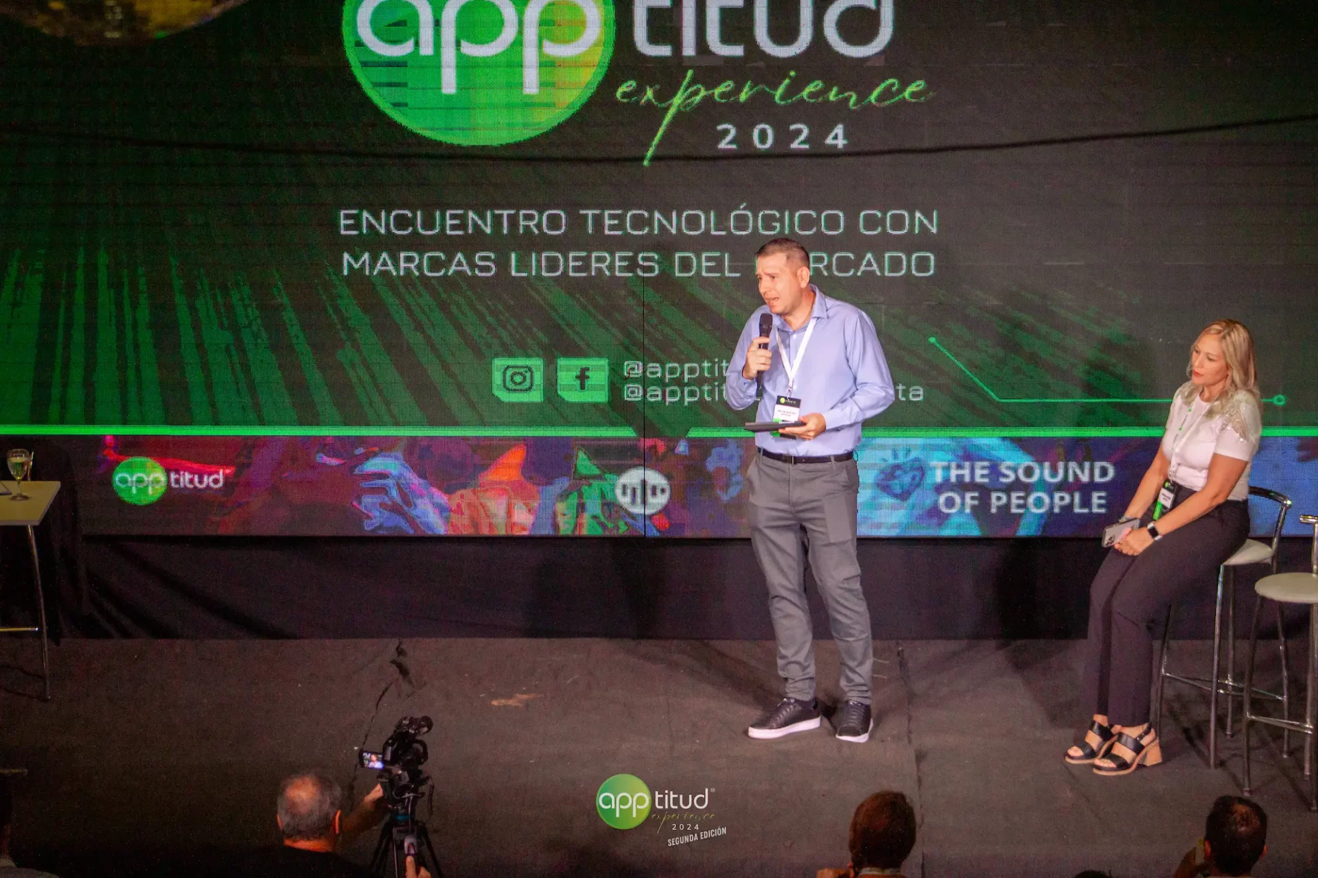 Apptitud-Experience-Walter-Depetris-Florencia-Pierucci Apptitud organizó un evento único para potenciar a sus clientes