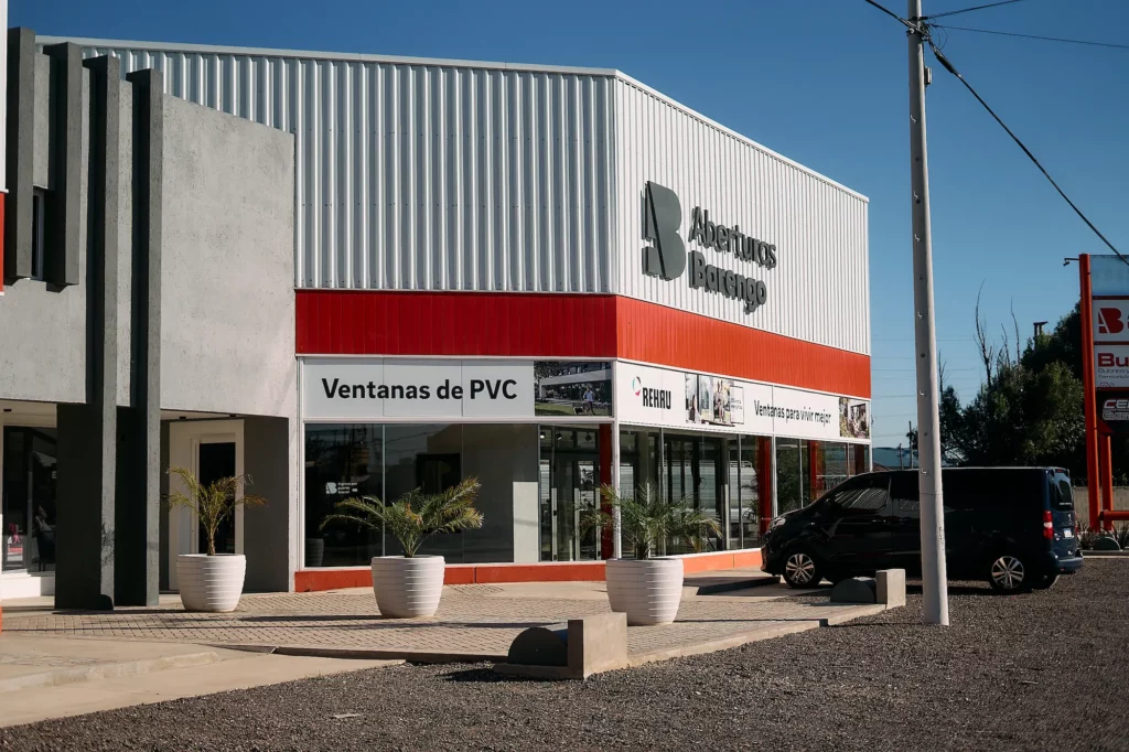 Aberturas Barengo desembarcó en Río Cuarto con una sucursal modelo