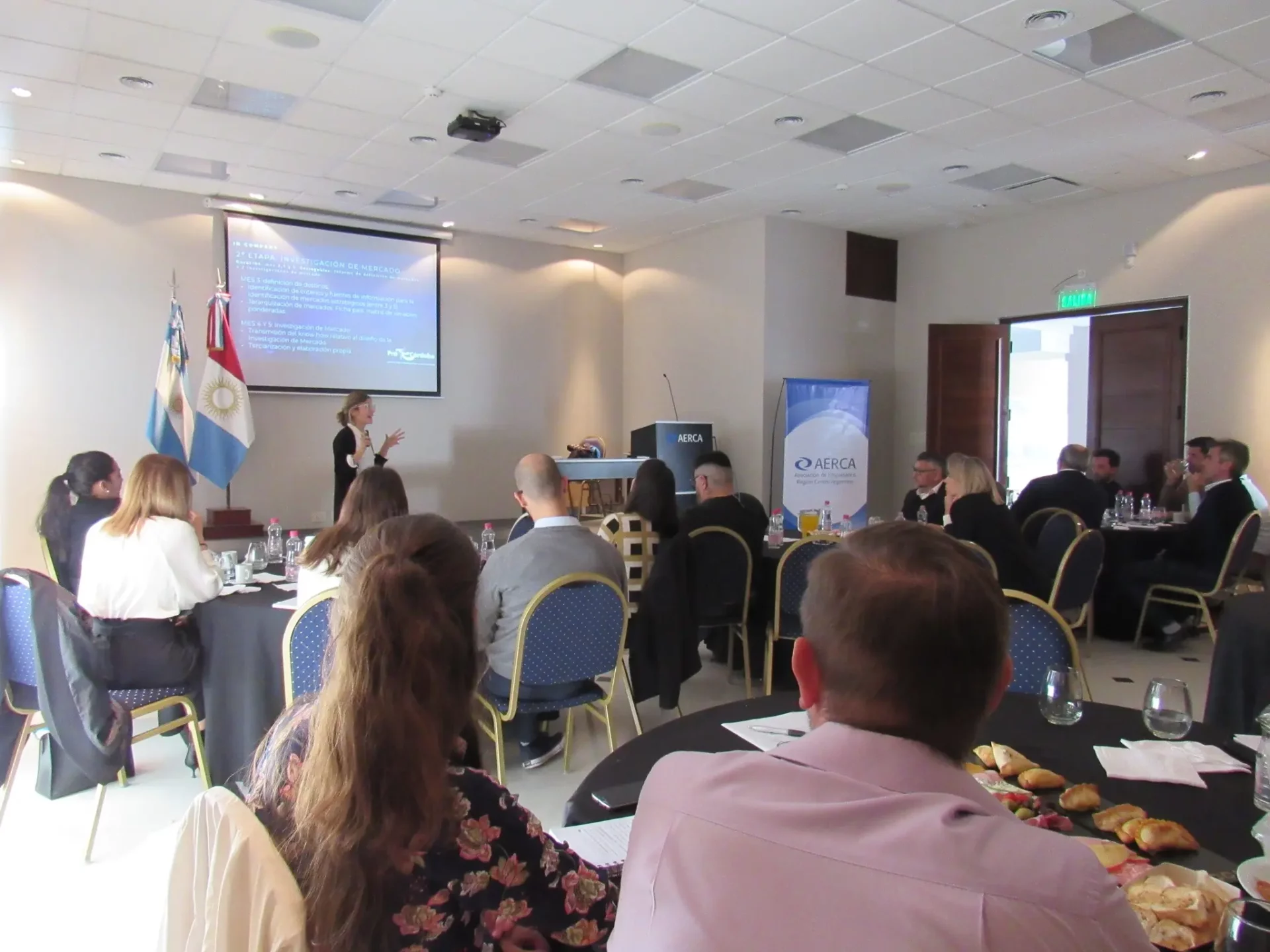 AERCA reciba a la Agencia Competitividad Córdoba para acercar sus programas
