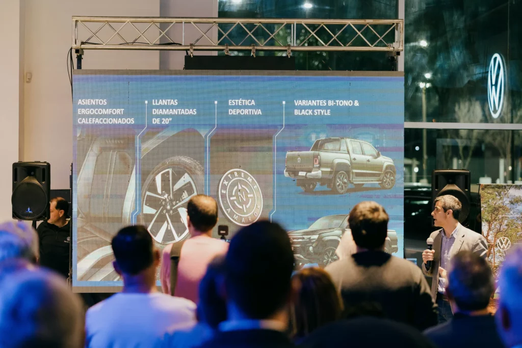 En Oliva, Veneranda presentó la nueva Amarok y flamantes instalaciones