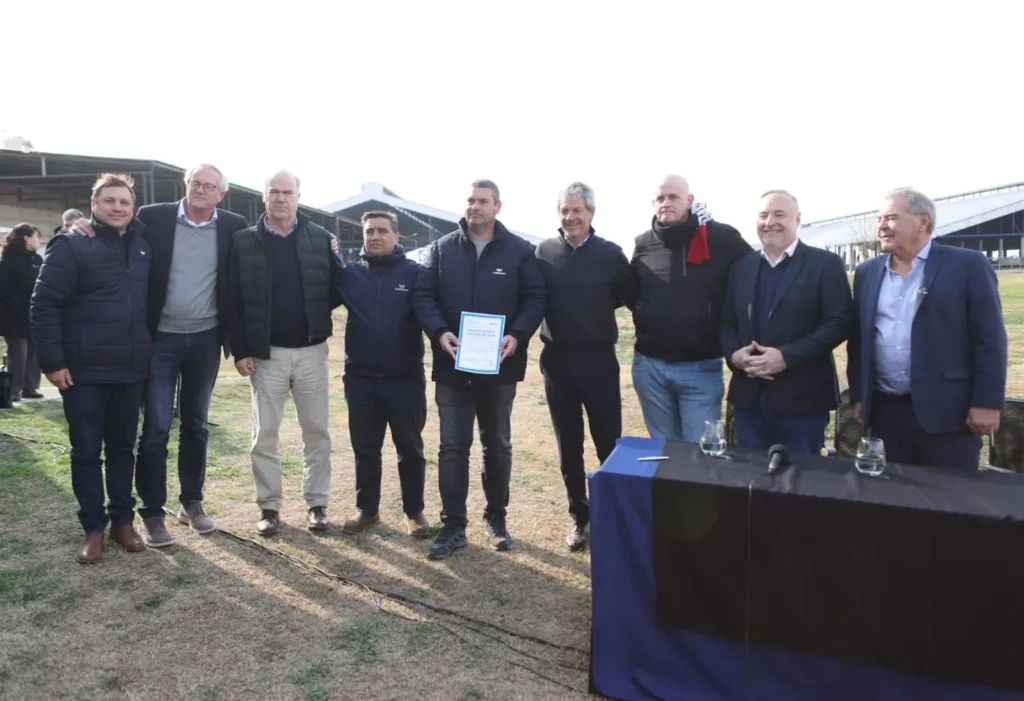 Presentaron en Villa María los créditos en litros de leche o soja