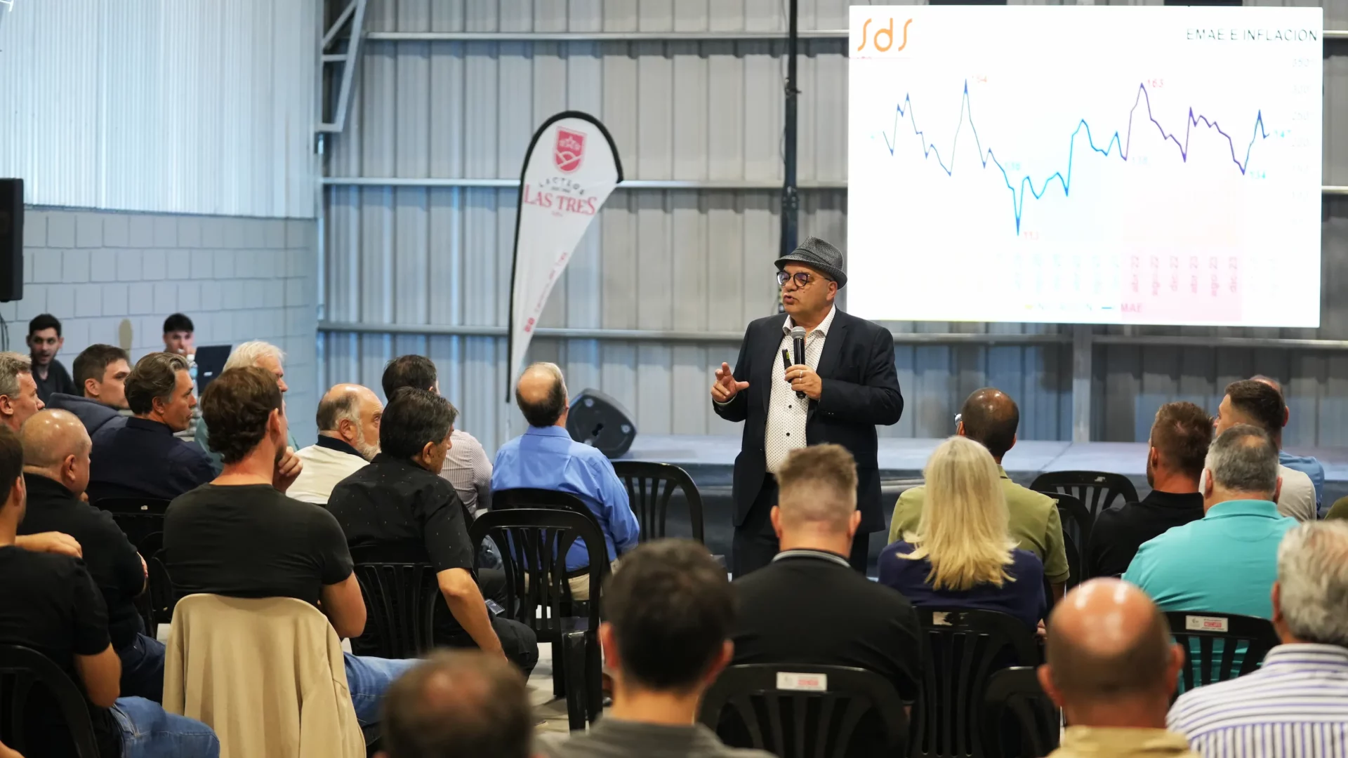 Más de 120 productores se reunieron en Villa María para conocer las propuestas de cinco empresas