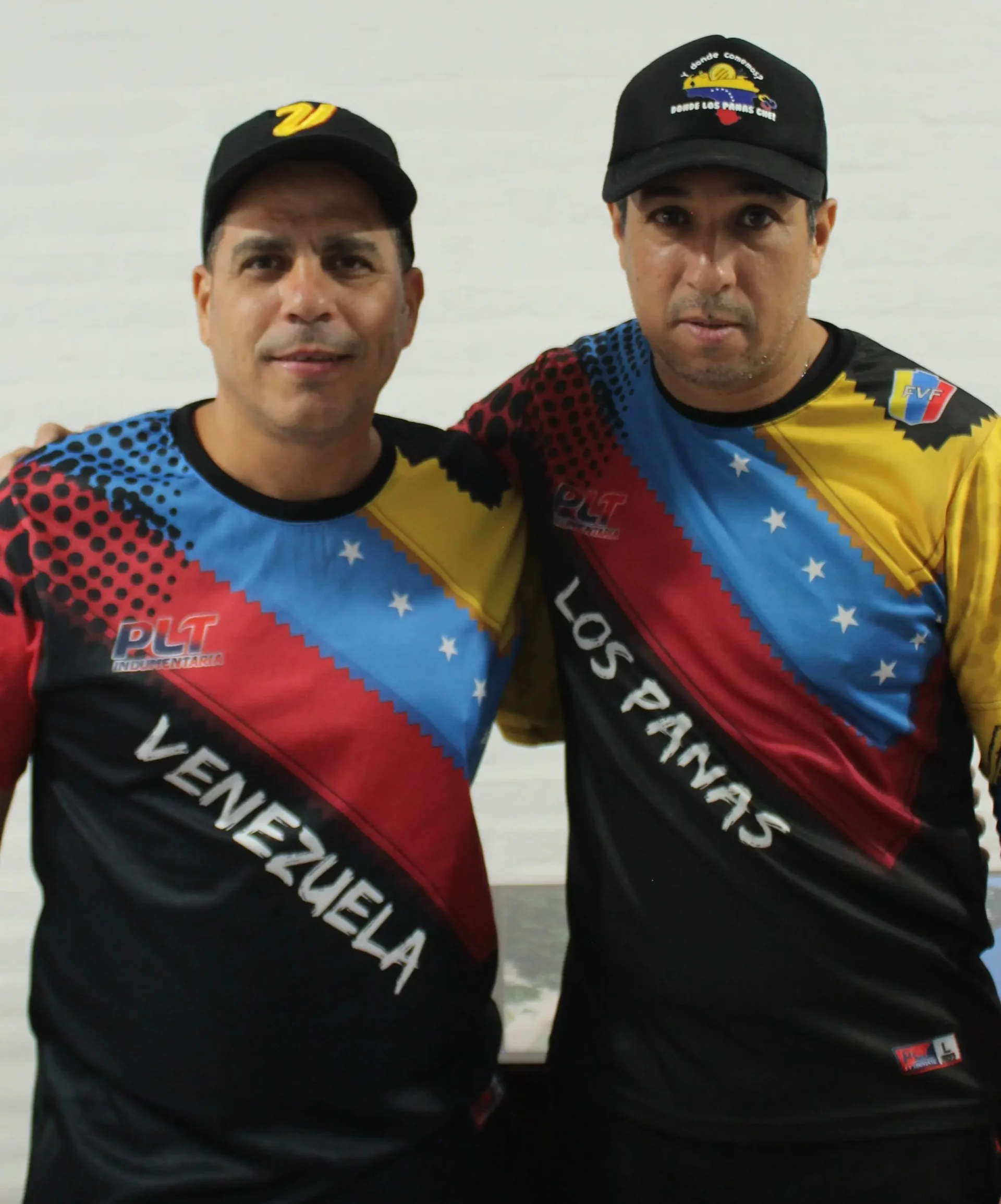 Randy y José conquistan Villa María con sabores de Venezuela