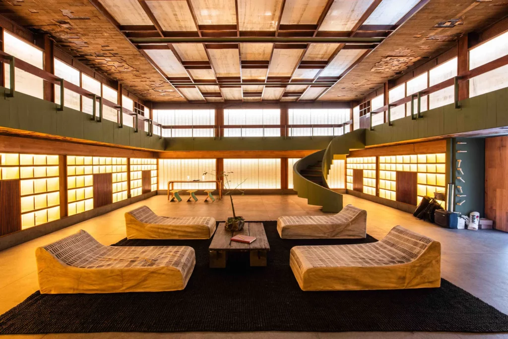 Casa FOA Córdoba 2025 premió los mejores espacios de diseño y distinguió al arquitecto villamariense Martín Enricci con la Medalla de Oro