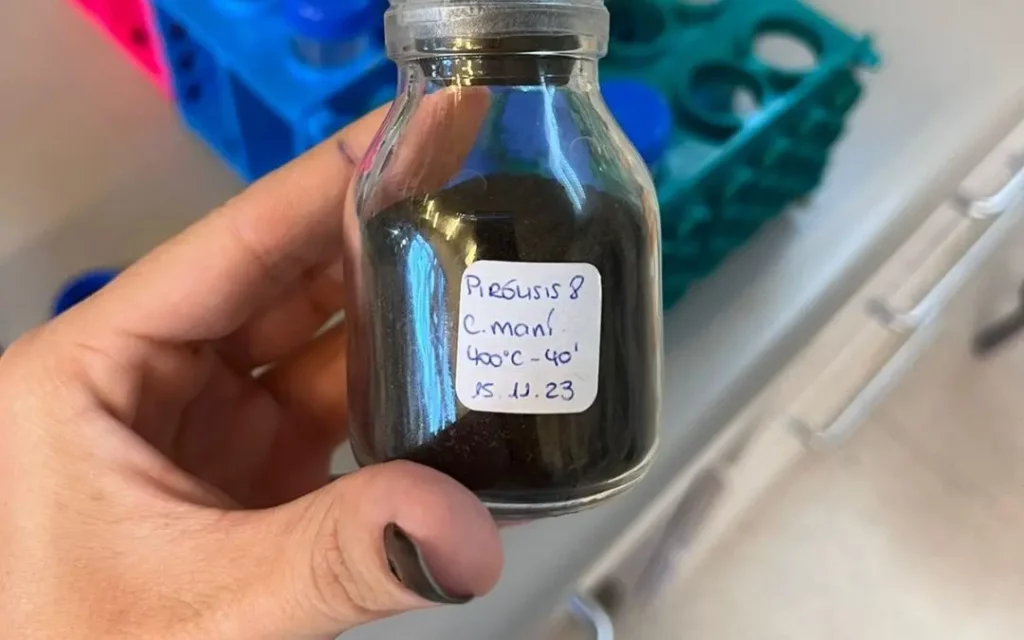 Alianza ciencia-empresa: desarrollan en Villa María una tecnología para remediar suelos agrícolas