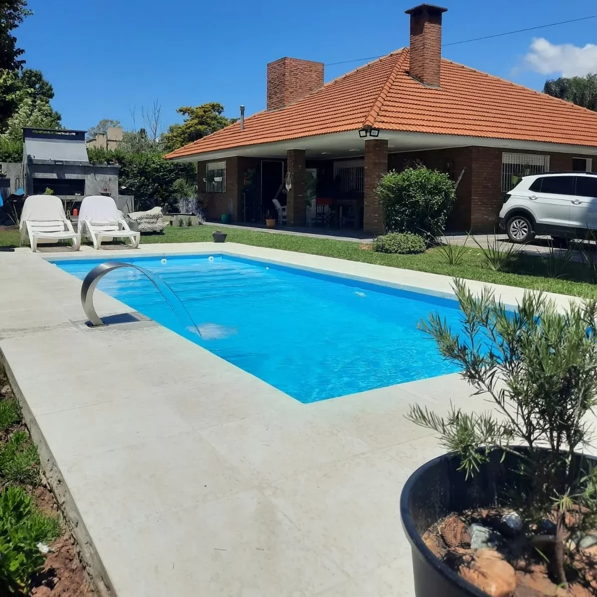 Indusplast fortalece su presencia en Villa María con el respaldo de Playa y Sol