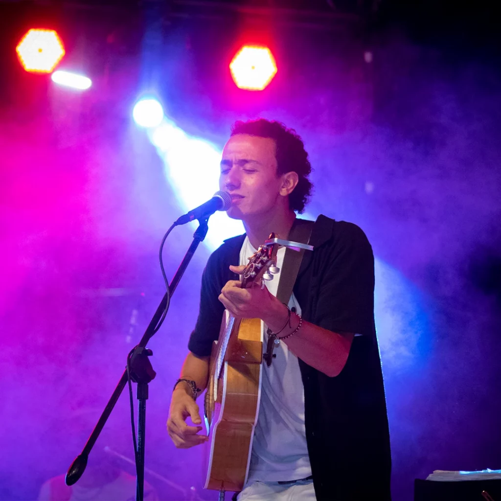 Música, planificación y negocios: Santiago Fiuri apuesta a profesionalizar su proyecto artístico